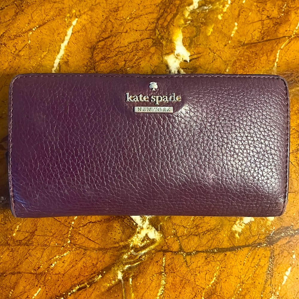 Kate spade burgundy wallet! Great condition!